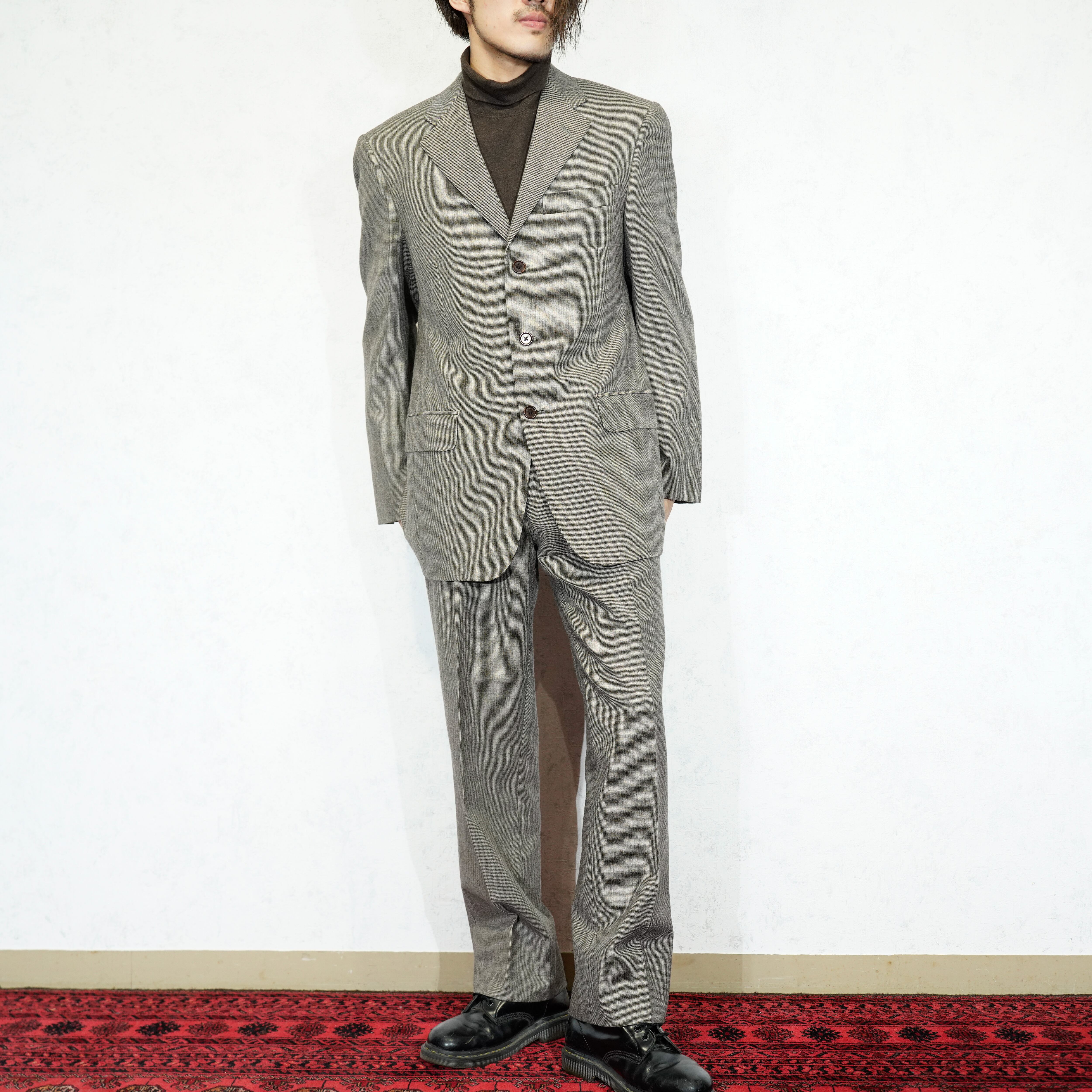 美品✨サルヴァトーレフェラガモ 大きいサイズ ショールカラースーツセットアップ 美品✨サルヴァトーレフェラガモ 大きいサイズ ショールカラースーツ