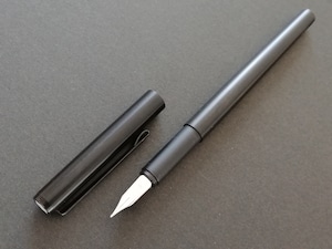 '80s　モンブラン ノブレス No.１１２４ ブラッククローム　MONTBLANC No.1124　（極細字）　14K　　　　　01943