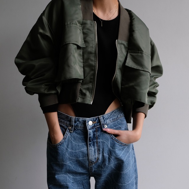 BIG POCKET SHORT MA-1 / KHA