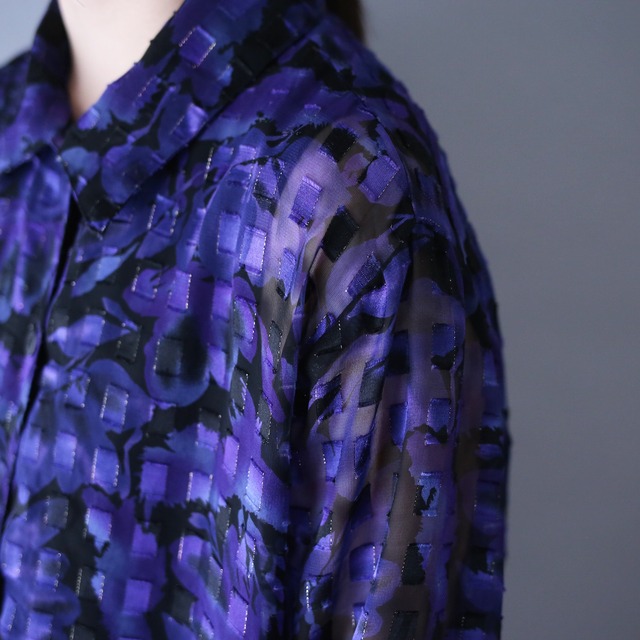 block and flower pattern over silhouette see-through shirt