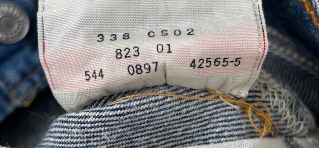 M-266  リーバイス Levis501レギュラー古着 1997年 米国製刻印544   W 76cm(ぐるり） 股下 72cm