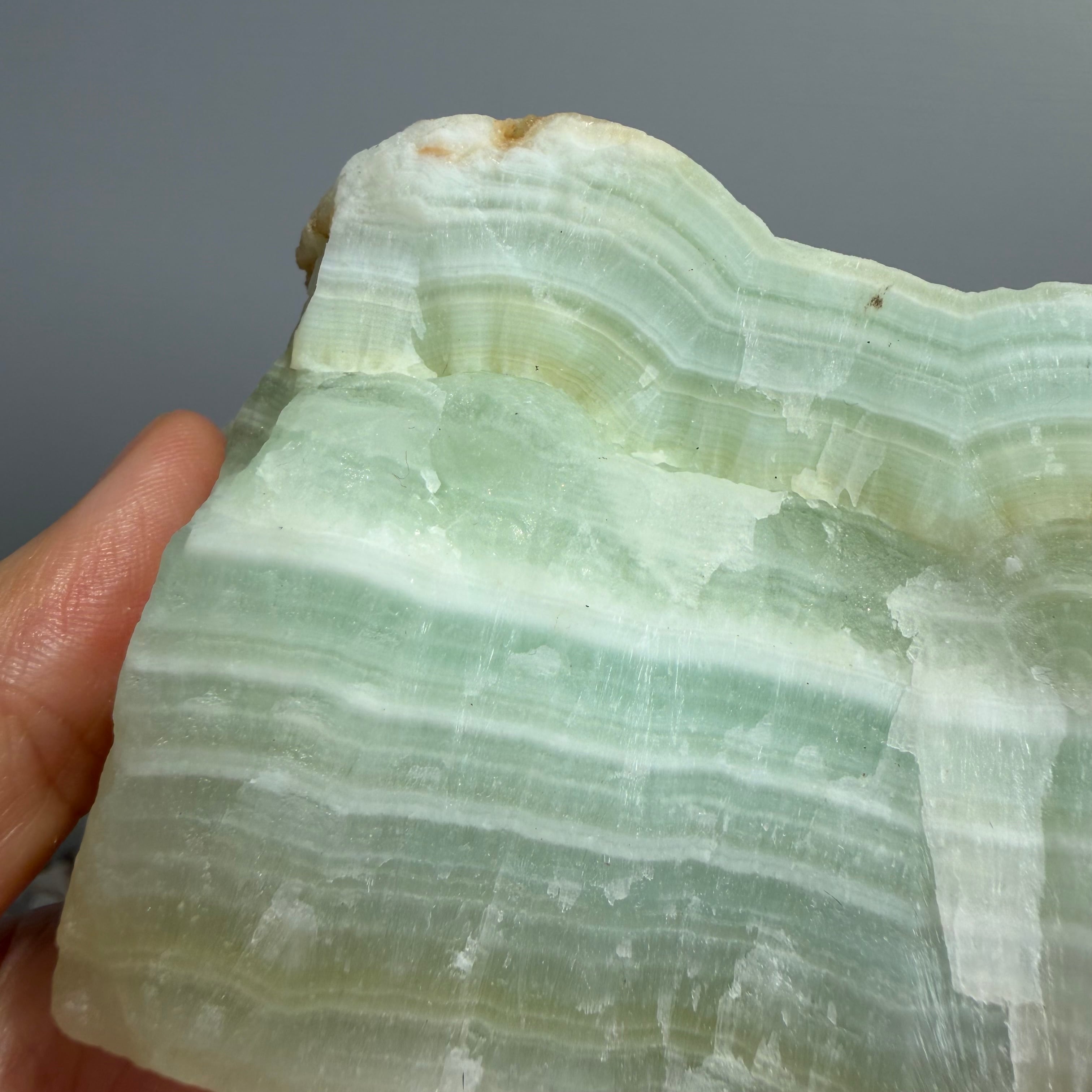 パキスタン産 ピスタチオカルサイト 251209 原石 ミントグリーン層・縞