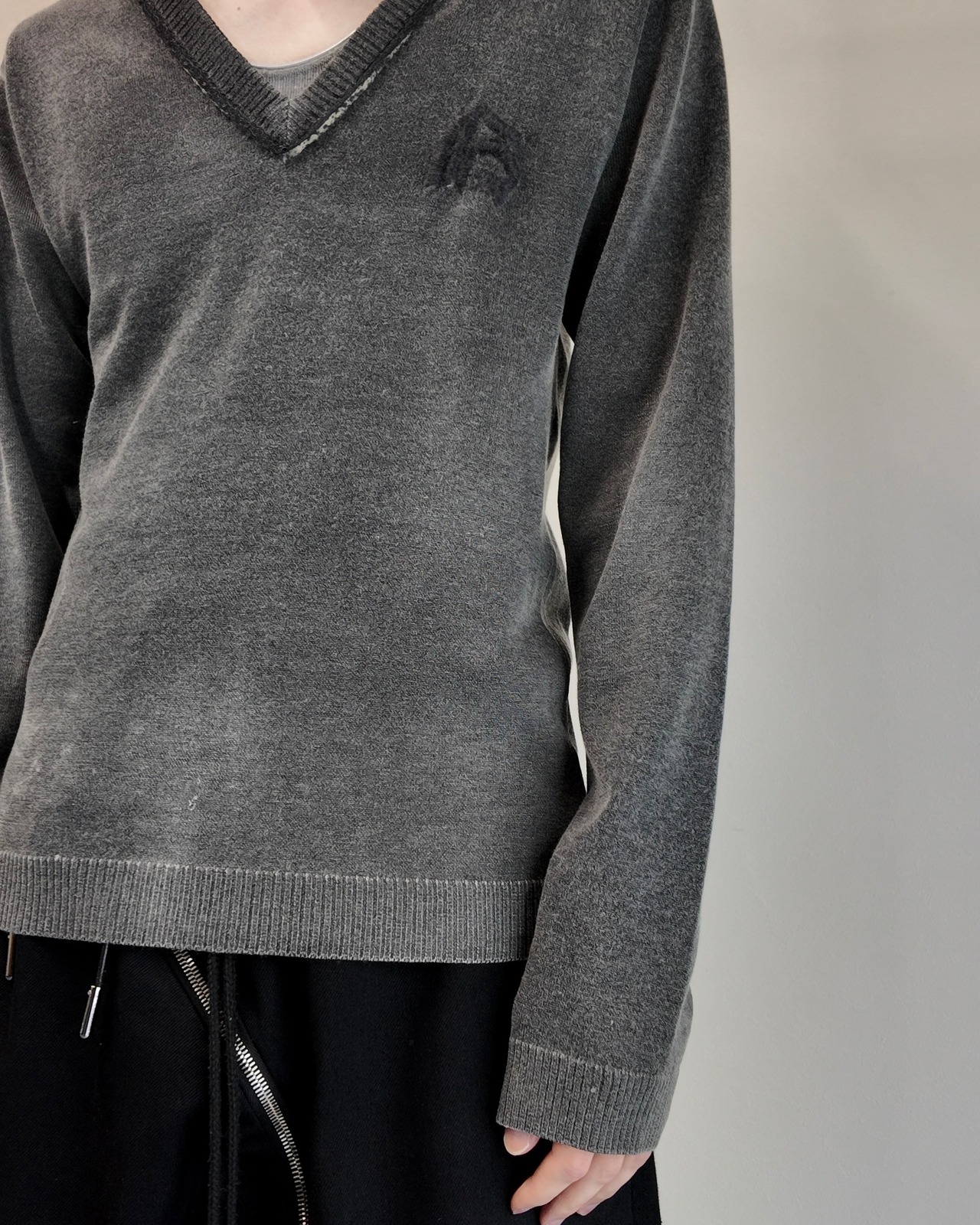 【John Galliano】lace detail faded v-neck knit