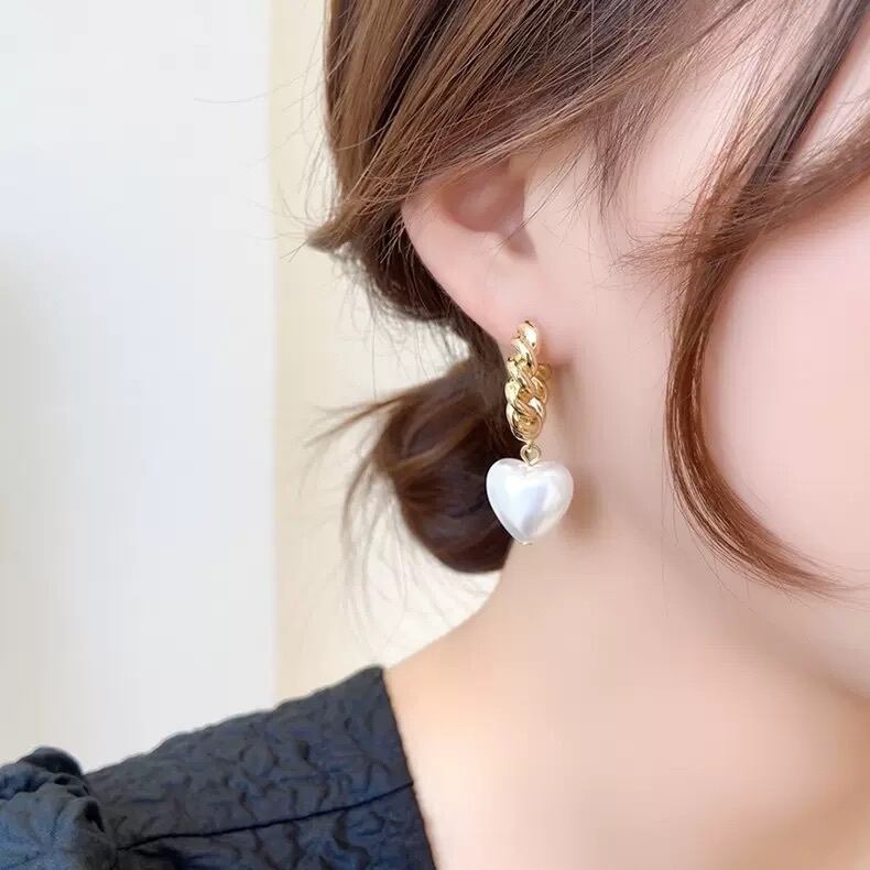 K.L.Y ピアス 宝石 水晶 シンプルで大人可愛いです ♡ - ピアス(両耳用)