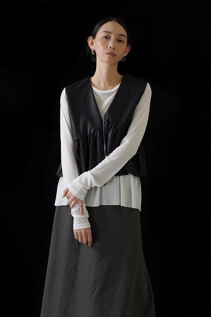 新作 30%off★CYAN TOKYO ヴィーガンレザーバルーンギャザーベスト 予約商品】CYAN tokyo/ヴィーガンレザーバルーンギャザーベスト