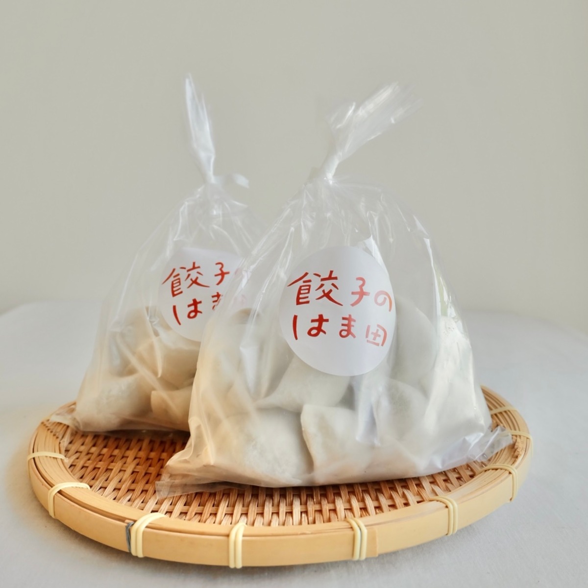 ニラ餃子24個入り（12個×2袋）の外観