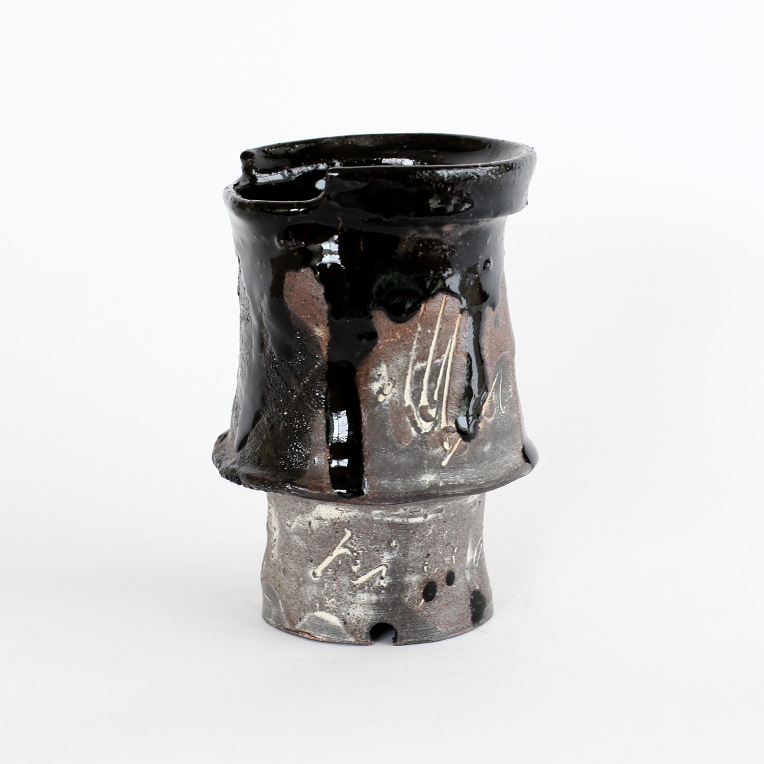 中根楽 罅 楕円プレート 作家もの 中根楽の作陶の現場へ、独自の存在感