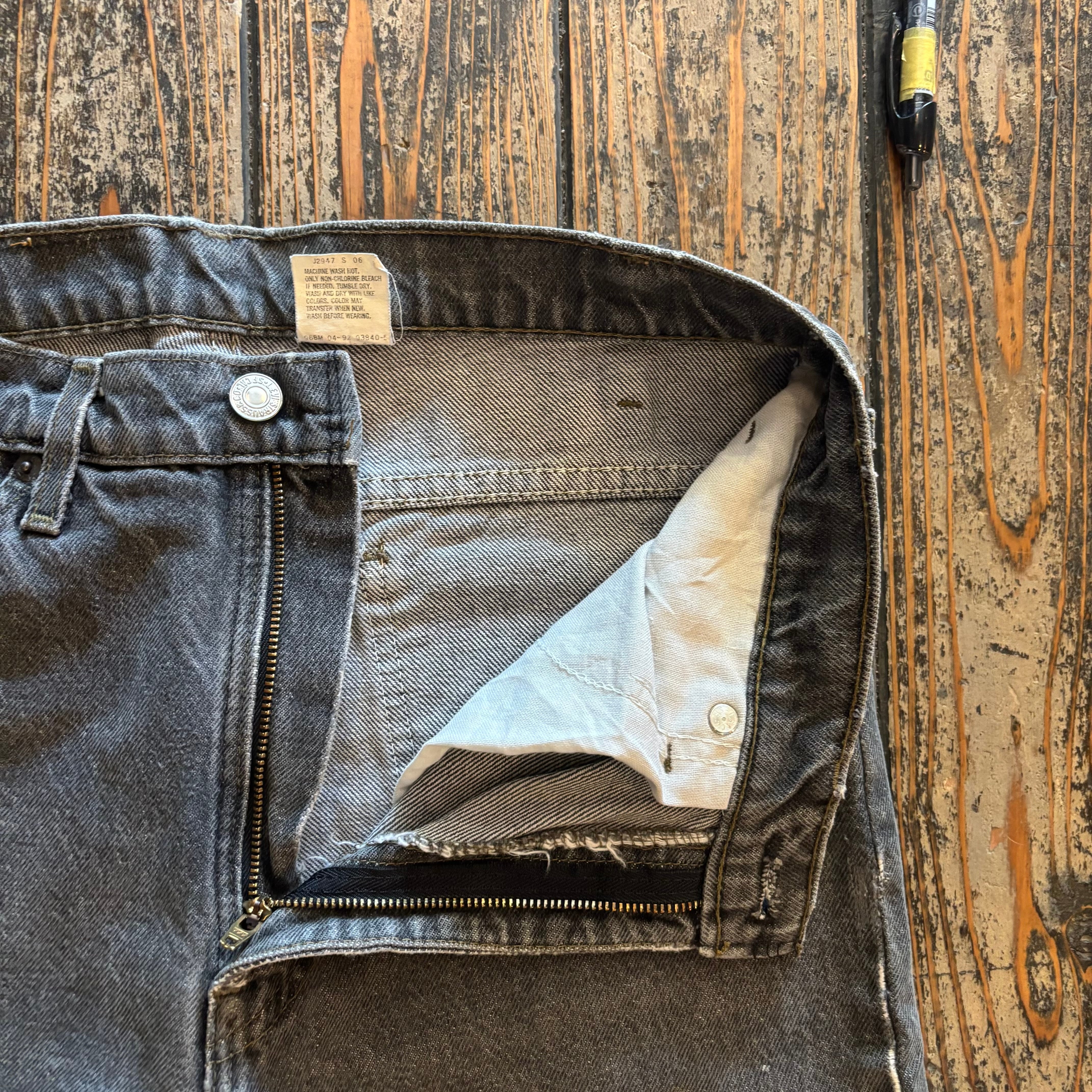 USA 1992s Levis 505 Black 襤褸 painted | CIRCUS VINTAGE
