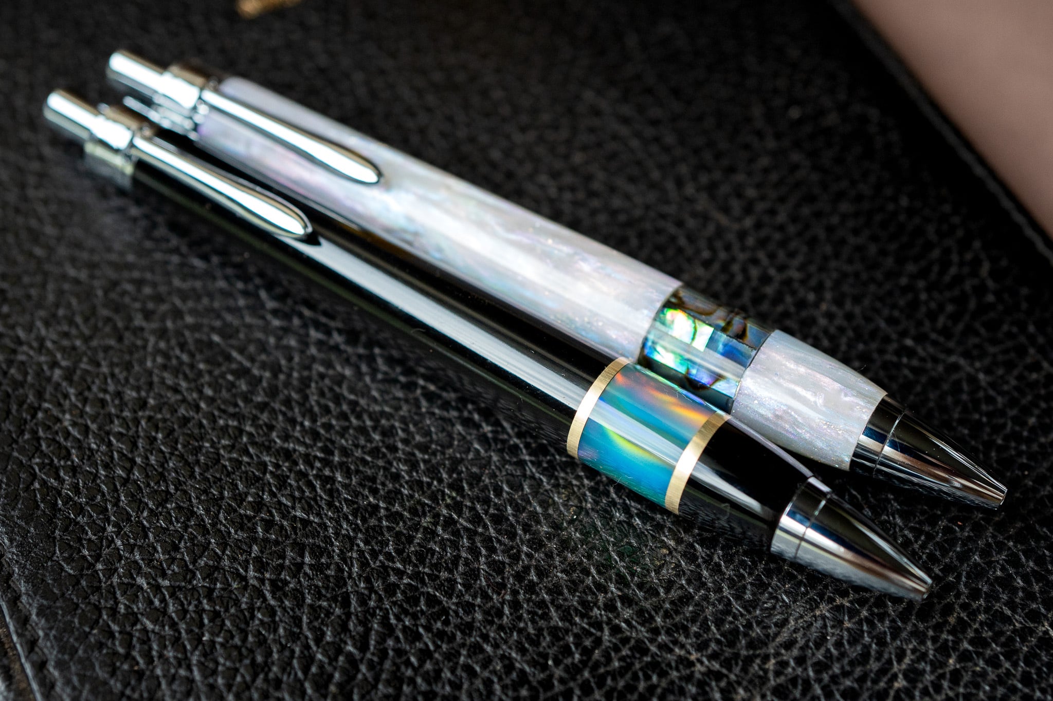 【美品】金杢犀 ハイブリッドオパール ボールペン 科学技術と芸術の宝石】ハイブリッドオパール silver BP | 木軸