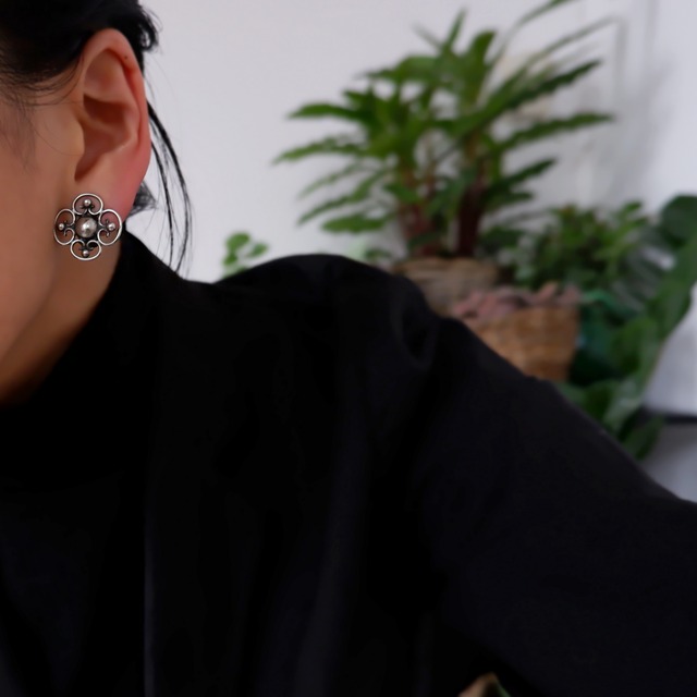 Antique オランダのイヤークリップ (zee-19)