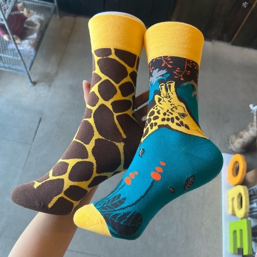 TOPANGA SOCKS Lady's　Giraffe asymmetry socks 　キリン　アシンメトリーソックス　　靴下　レディースソックス　　クルーソックス