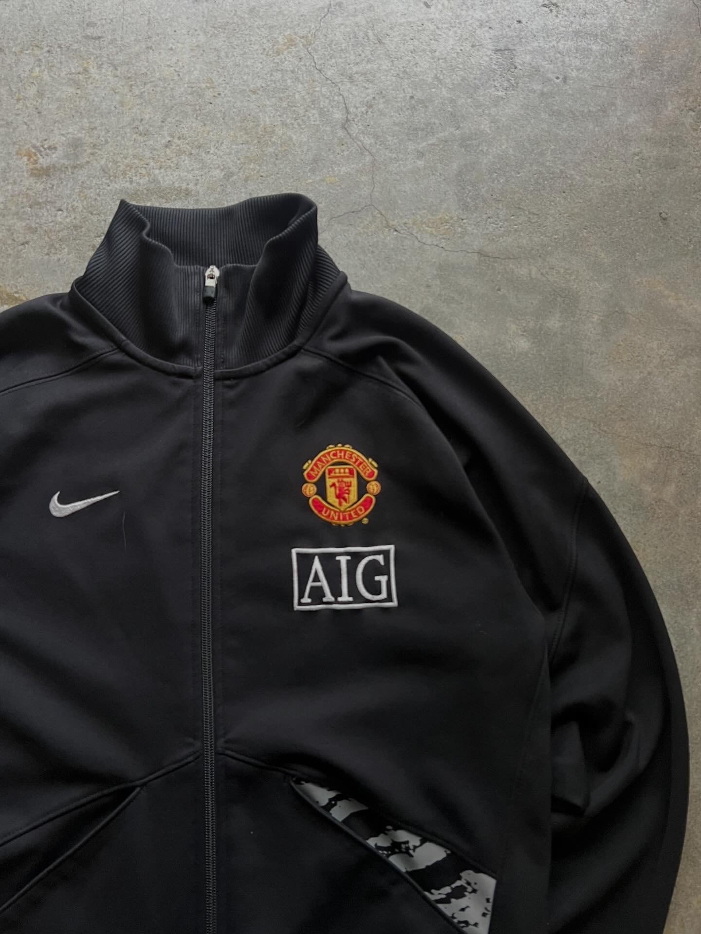 NIKE マンチェスターユナイテッド AIG トラックジャケット 黒 95