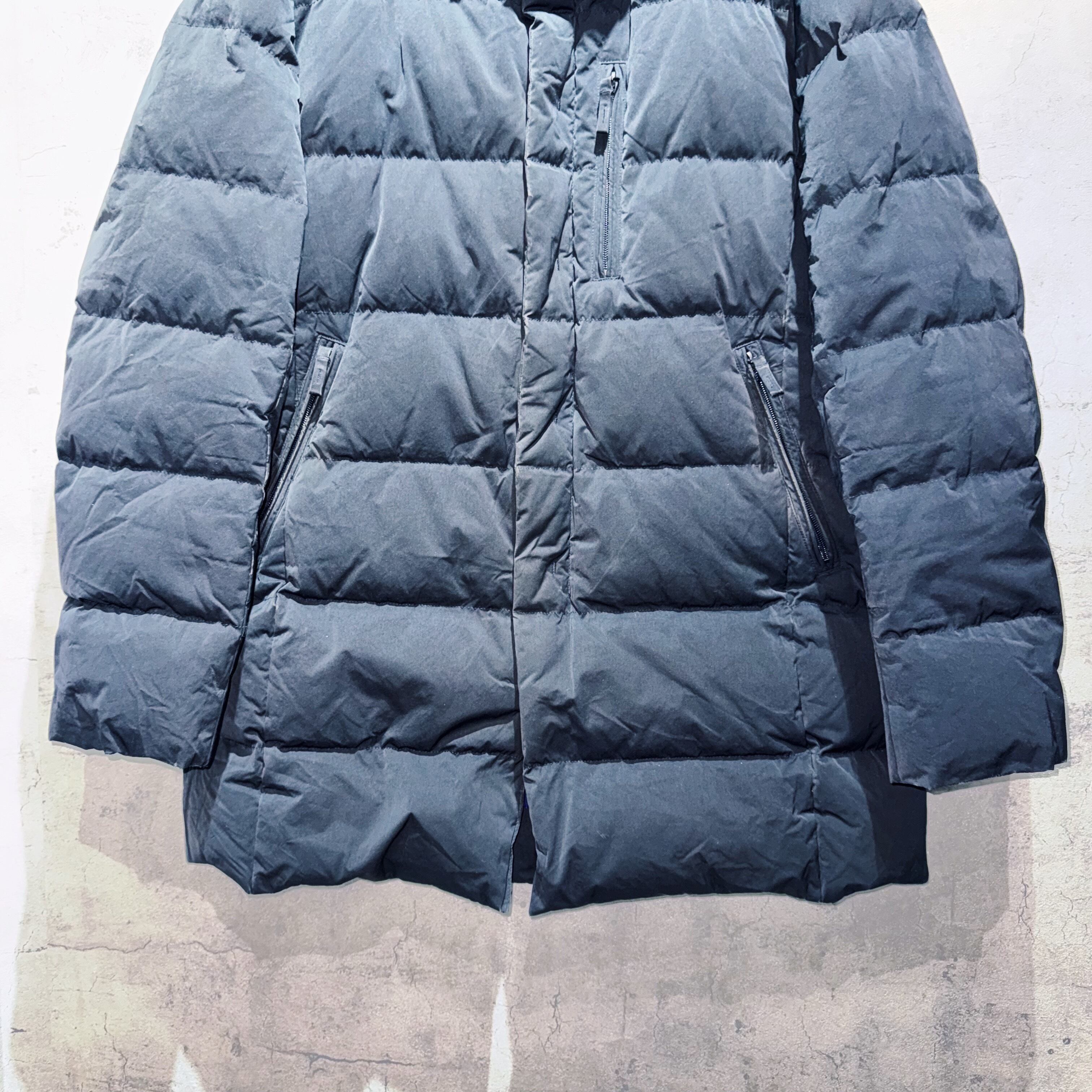 ARMANI COLLEZIONI”Boa collar double zip design down jacket