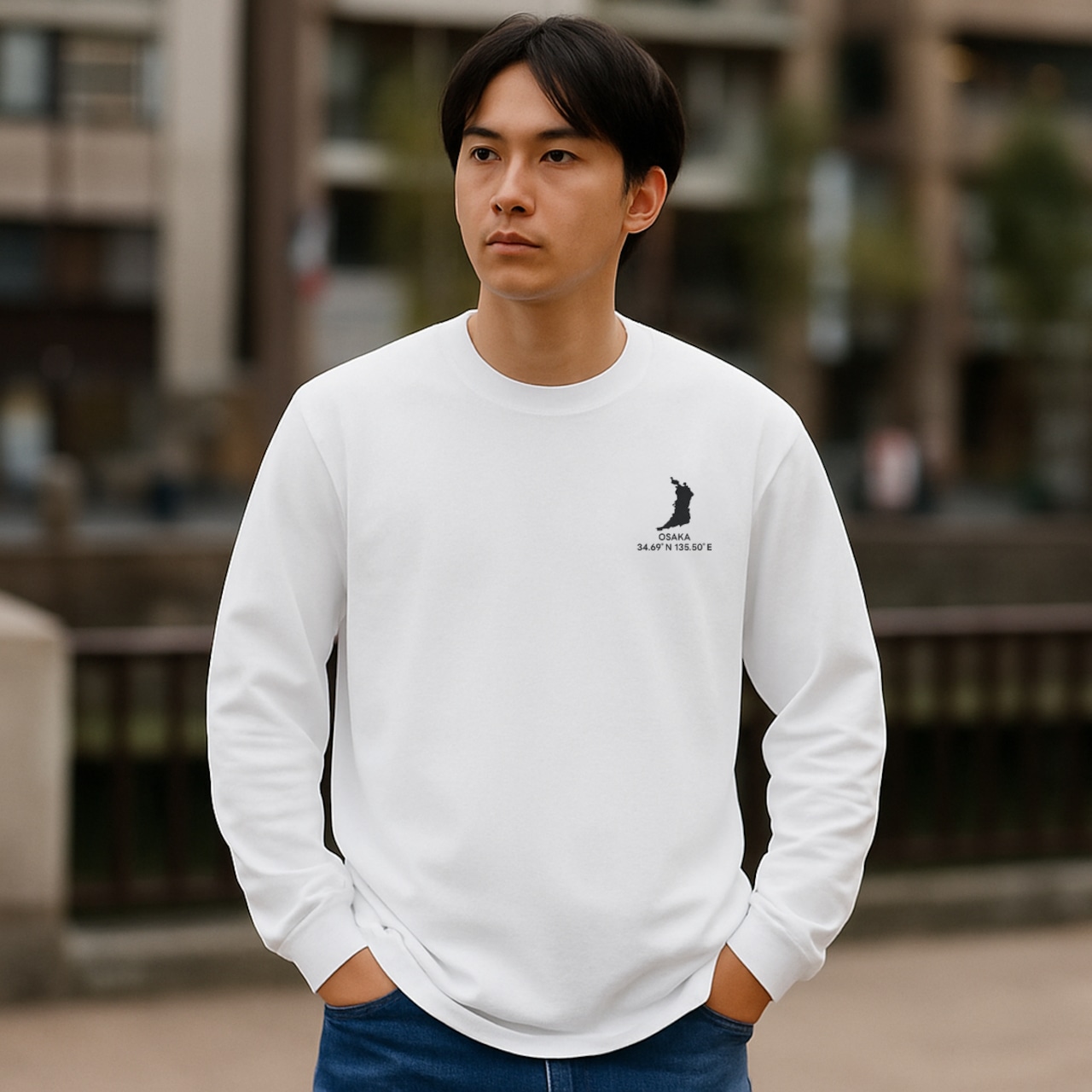 《大阪》 緯度経度ミニマルロングスリーブTシャツ|地図×地名×ワンポイントデザイン