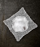 フランス リネンローン 手を繋ぐ千の星とボビンレースハンカチ アンティーク