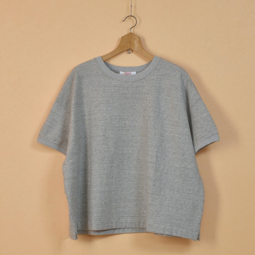 Fabrique en planete terre ファブリケアンプラネテール クルーオーバーサイズスウェット・杢グレイ グレイステッチがポイントのゆったりスウェットです