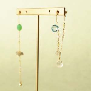 K10 草原に吹く風 / Saturday - Moonstone pierce [7days series]　天然石　お守り　ムーンストーン　ブルートパーズ　グリーン　チェーンピアス　フープピアス　華奢　ピアス