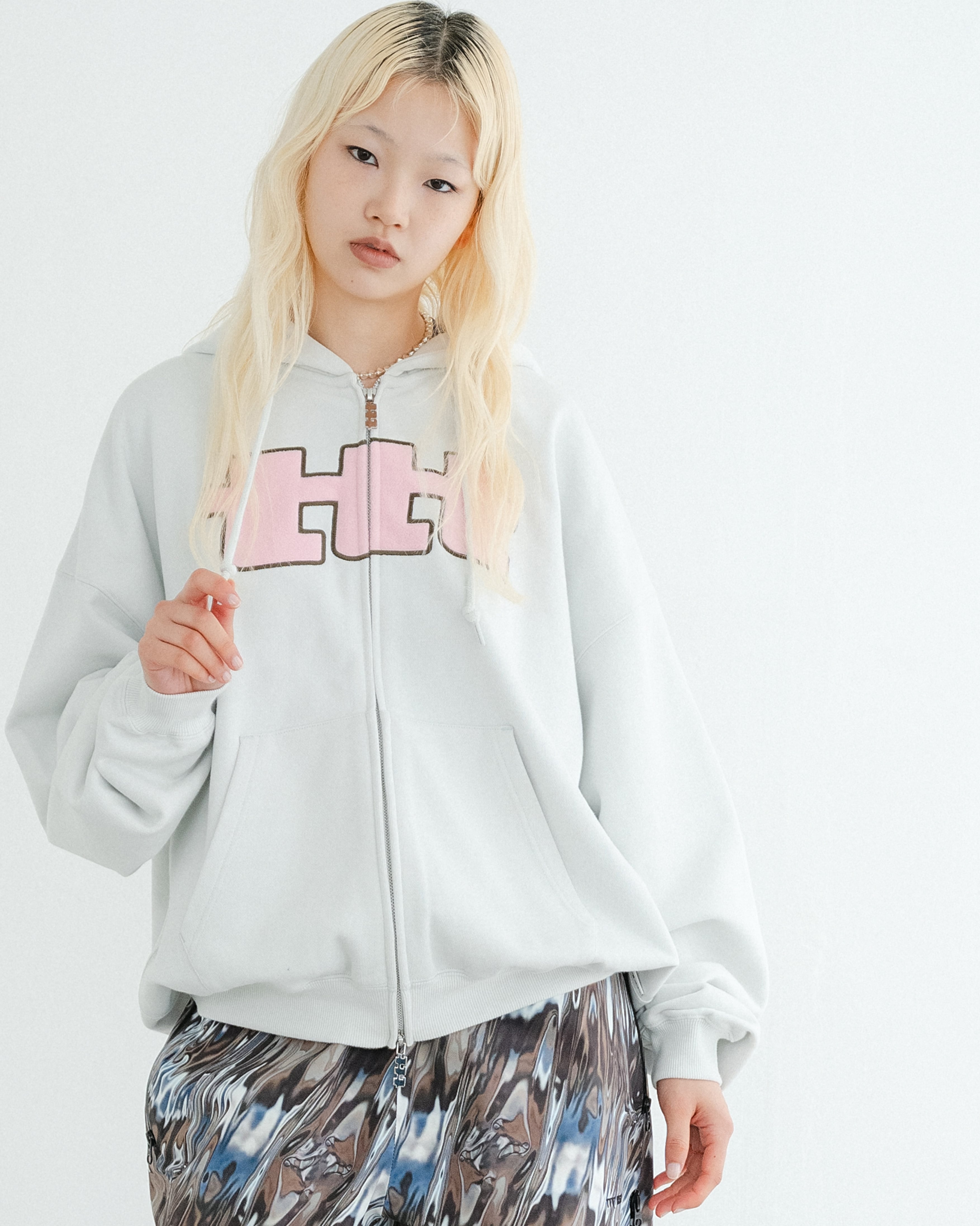 抽選販売》ttt big logo zip up hoodie（LIGHT BLUE） | TTTMSW