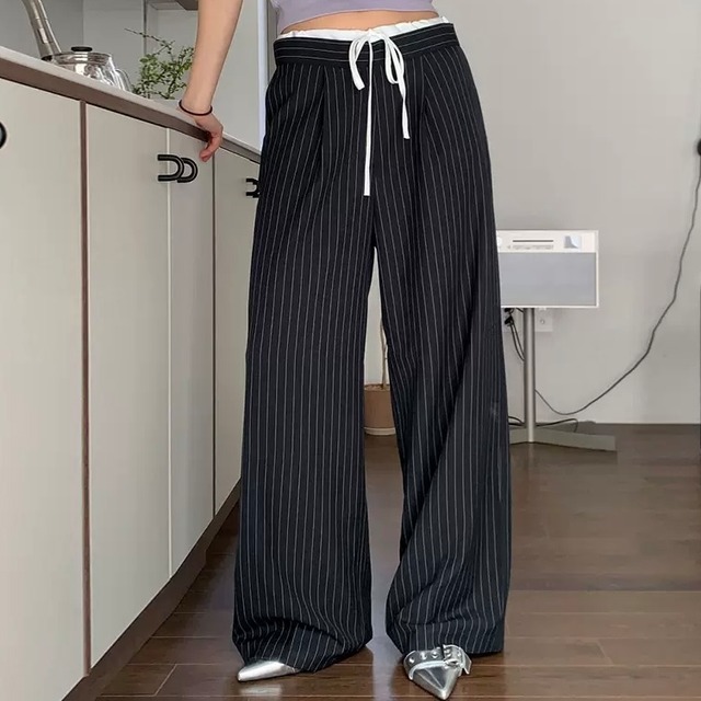 パンツ 韓国風 オルチャン 定番 リラックスパンツ ズボン ストレートパンツ ストライプ 細身 ストレート かわいい 大人可愛い きれいめ シンプル カジュアル 大人カジュアル 大人 上品 おしゃれ お洒落 かっこいい クール 大人女子 こなれ感 ラフ マニッシュ モダン 動きやすい  春 夏 秋 冬 オールシーズン シーズンレス S M L サイズ展開 デート お出かけ 公園デビュー 女子会 休日 デイリー 着回し 普段使い お揃い 双子 韓国 韓国系 ファッション スタイル 大人カラー ブラック
