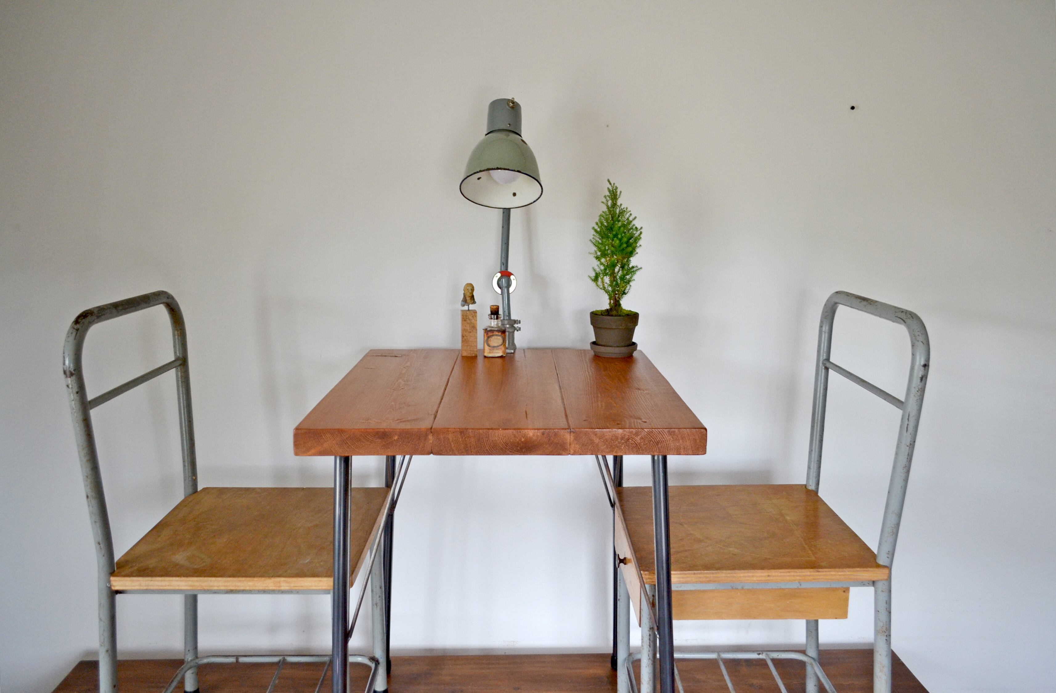 Antique Cafe table 60 iron leg Cherry | Franck