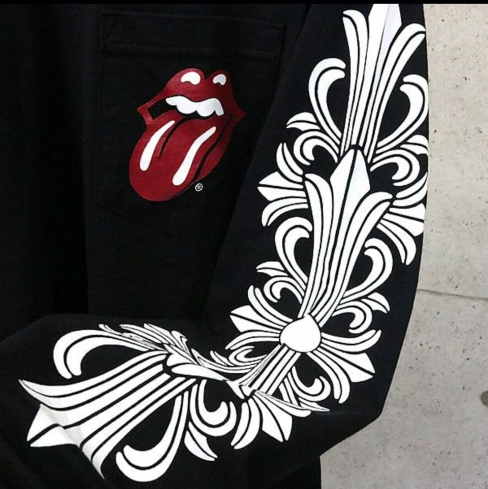 CHROME HEARTS クロムハーツ リップ&タン フローラルクロス CHROME HEARTS クロムハーツ リップ&タン フローラルクロス