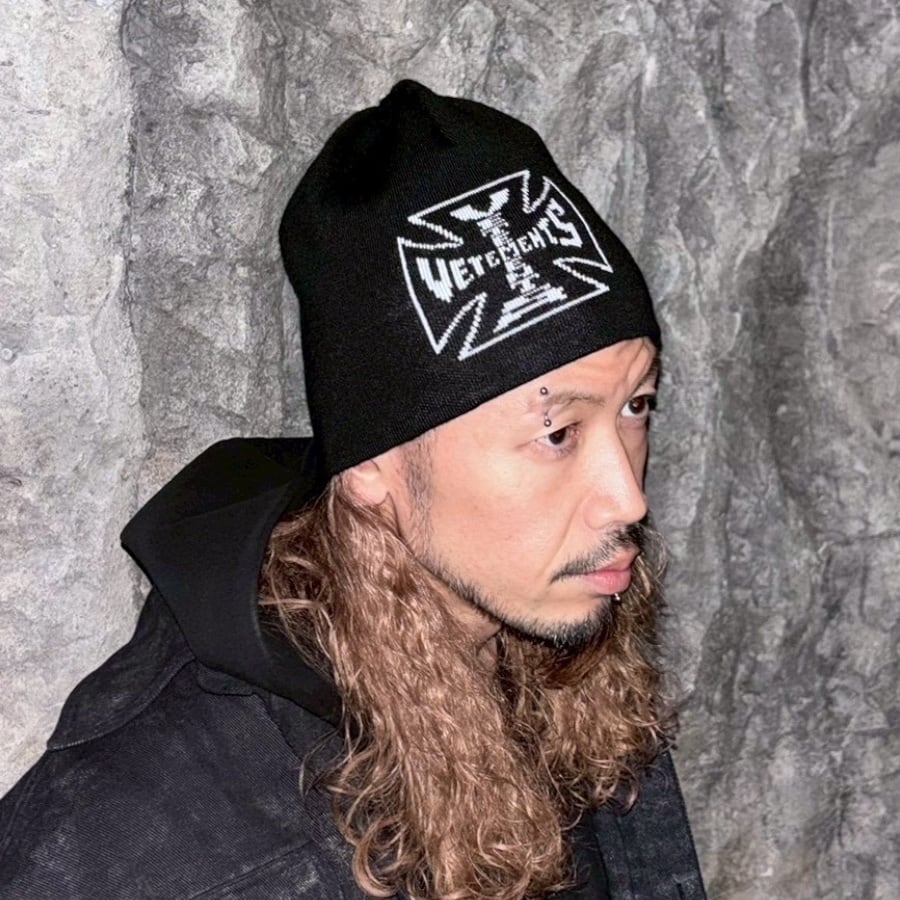 VETEMENTS】BIKER CROSS LOGO BEANIE | AYIN