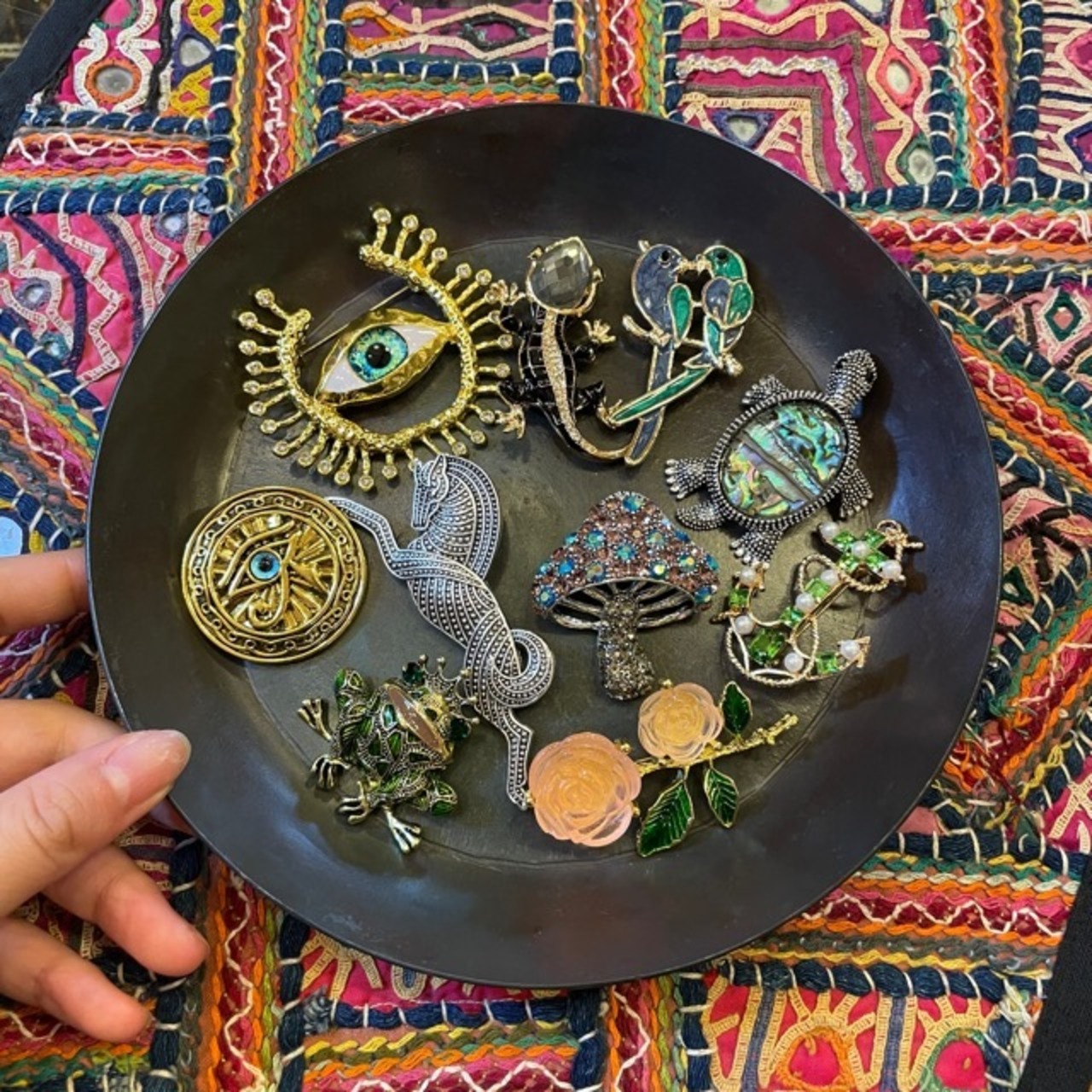 TOPANGA Jewelry Bijou art brooch Anchor / ビジューアートブローチ 錨 いかり プレゼント プチギフト ジャケット 帽子 バッグ ニット キラキラ アクセサリー かわいい ファッション小物