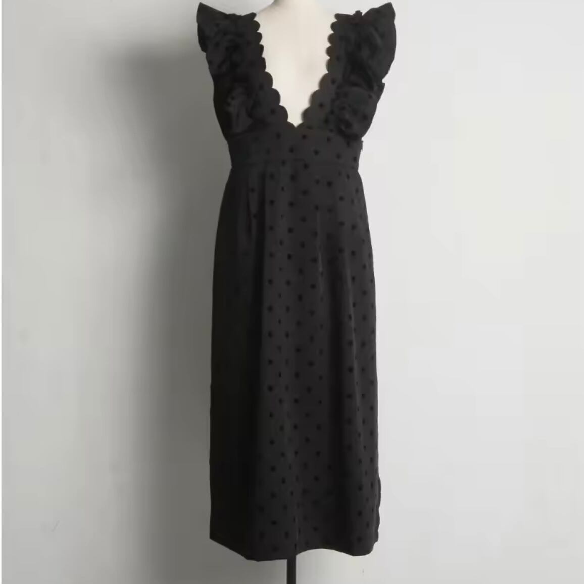 スカラップフリルジャンパースカート