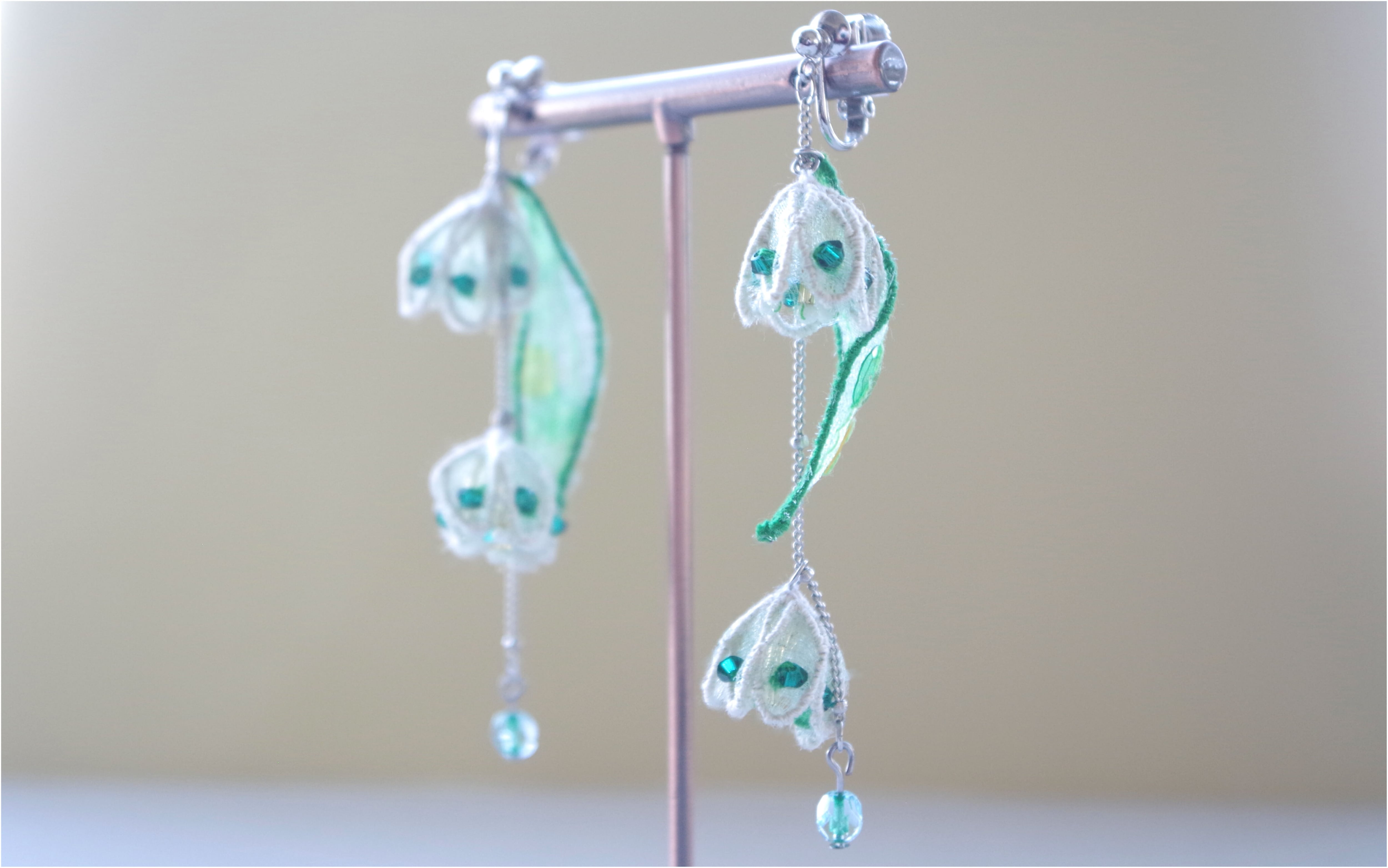 ✴︎スノーフレーク【イヤリング/ピアス】花言葉アクセサリー | つづる