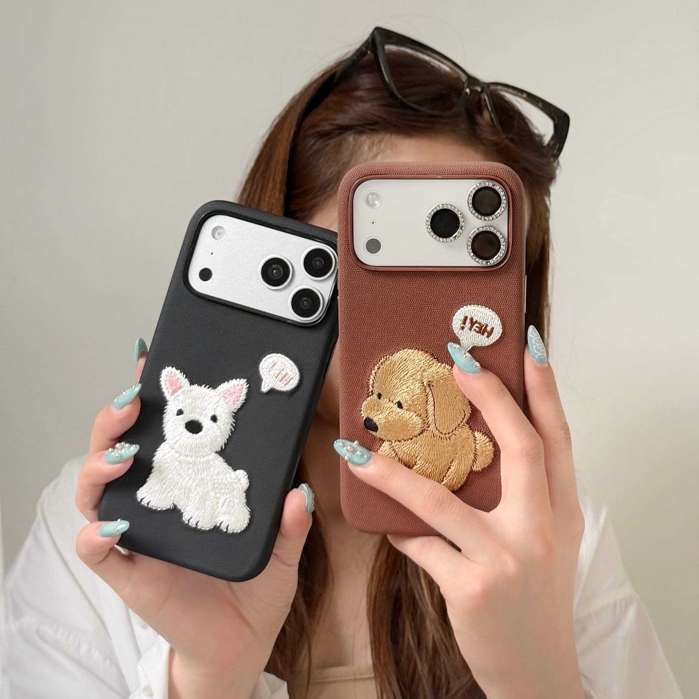 犬 刺繍 iPhone 18 17 16 15 ケース ファブリック 耐衝撃 スマホケース