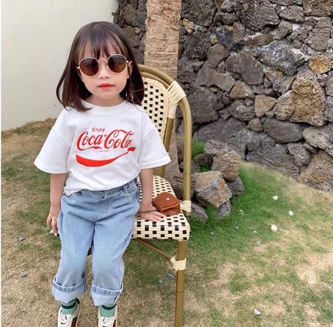 KST1【kids＆baby】送料無料 3色 コカ・コーラ Tシャツ Coca-Cola 子供服 韓国子供服 キッズ服 ベビー服 ツインコーデ  リンクコーデ 親子コーデ カップルコーデ 夏服 春服 フェス イベント 家族コーデ コカコーラ