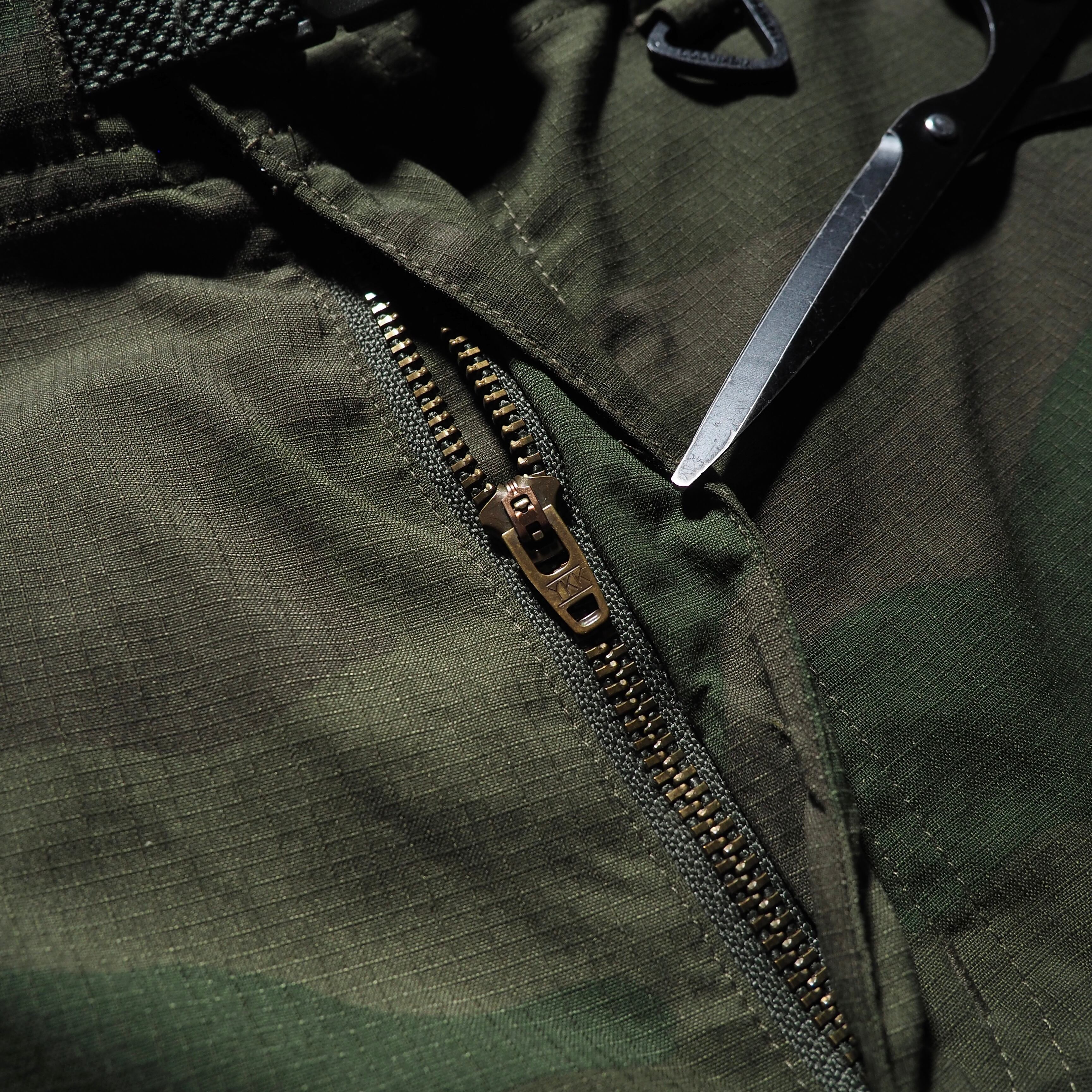 2000s ” Columbia ” Tech side Pockets × camouflage pattern short pants