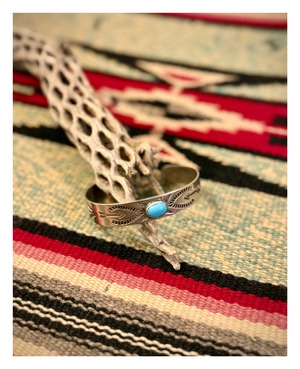 Maisel’s E317 type Arrow Turquoise Cuff (c. 1930 - 1940s)