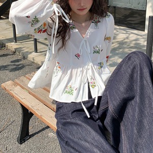 floral embroidered v-neck ribbon blouse　J00531