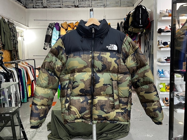 THE NORTH FACE 	NOVELTY NUPTSE DOWN JACKET TNF CAMO LARGE ND92235 16637