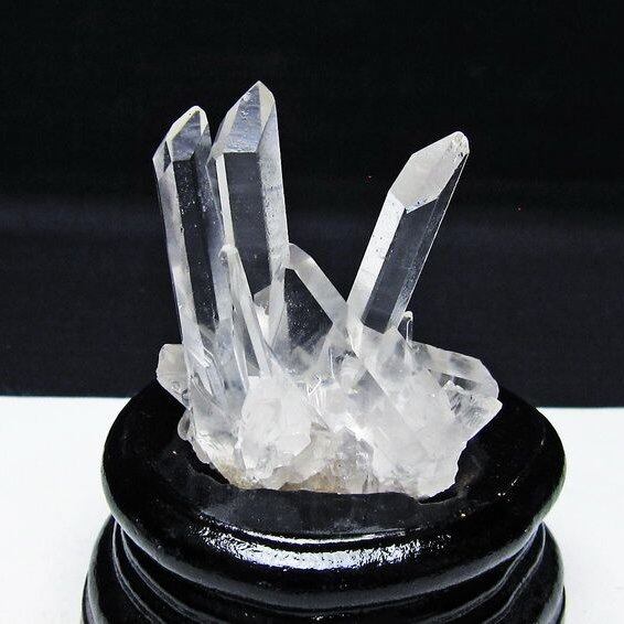 水晶 クラスター マダガスカル産 台座付属 水晶 原石 一点物 172-4373