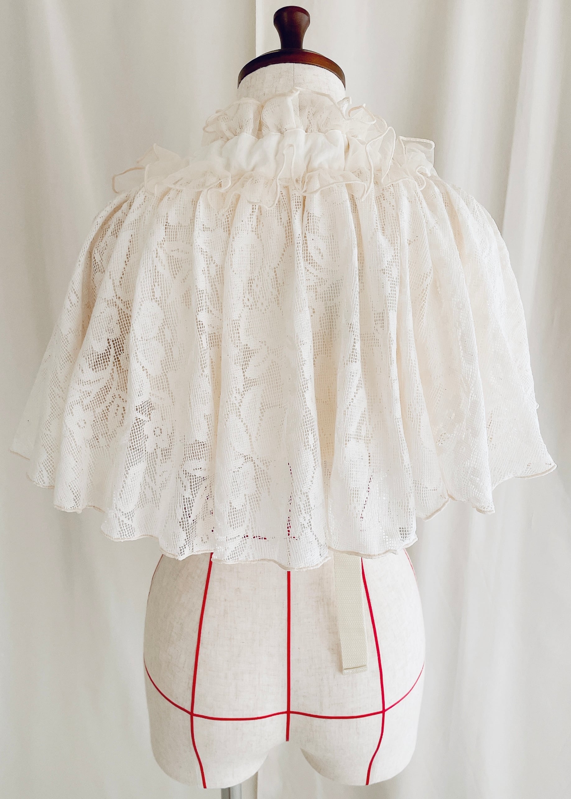DŌRA CÎTA | Ruffled Hidden Bag - OFF WHITE | ORIENT MILLINERY
