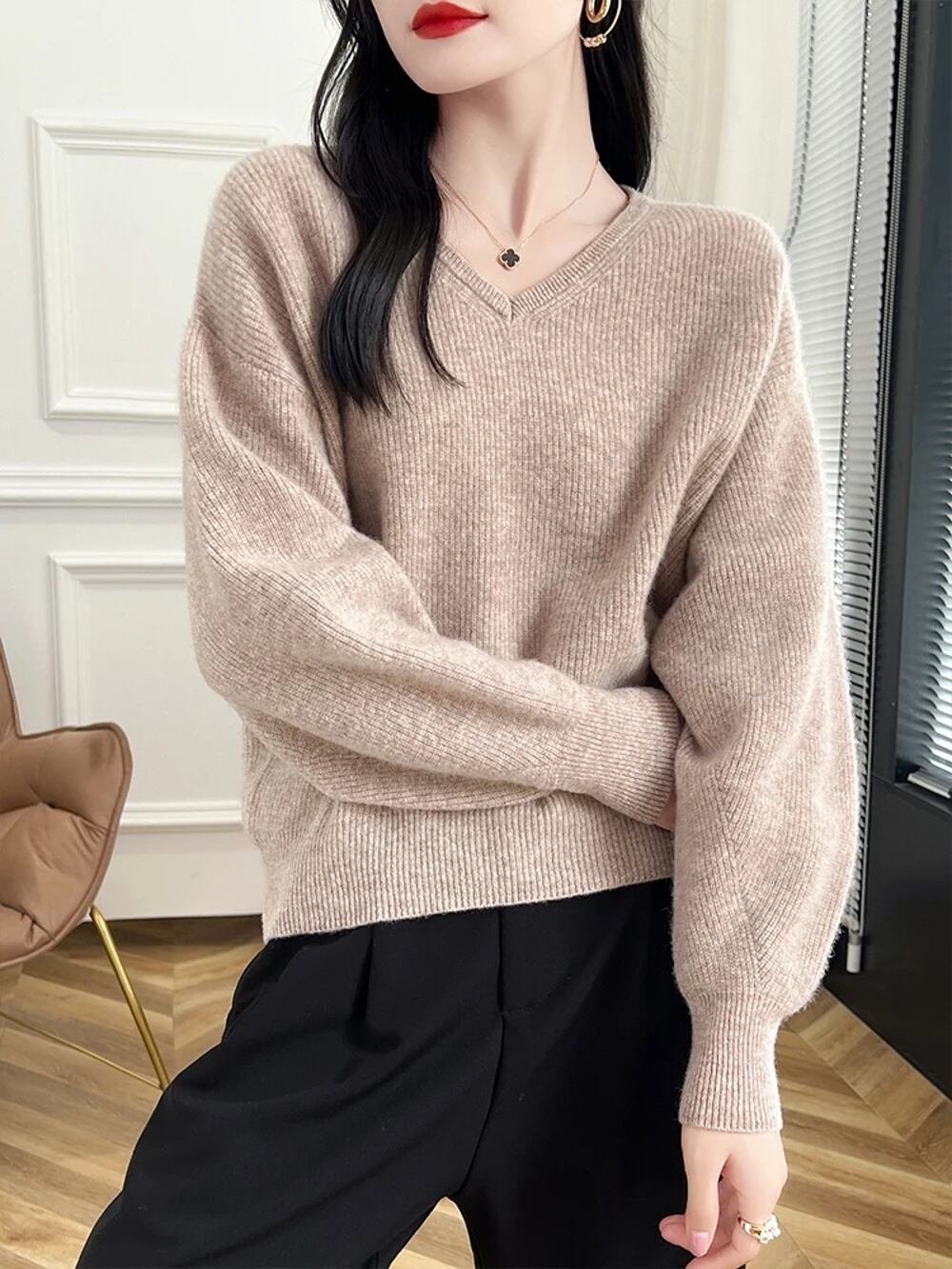 女性用Vネックニットセーター,100% ピュアウール,単色プルオーバー