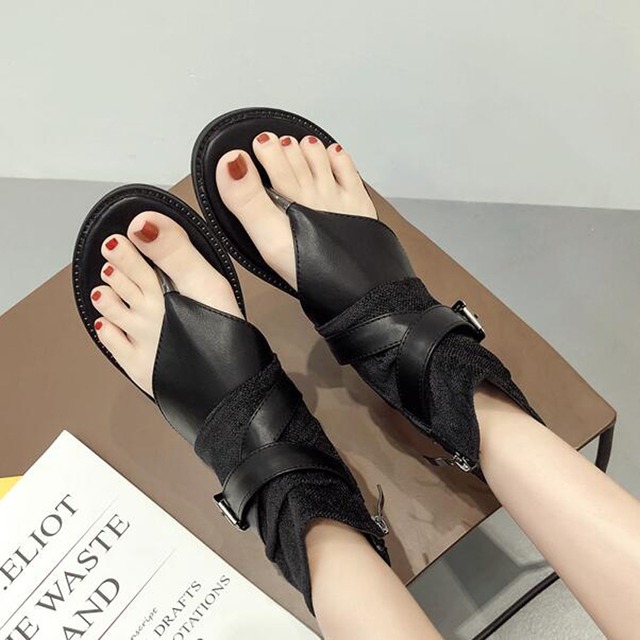 ドッキングサンダル サンダル フラットシューズ レディースサンダル フラット ラウンドトゥ かわいい 大人可愛い シンプル カジュアル 大人 おしゃれ お洒落 ラブリー キュート ガーリー 個性的 モード系 主役級 存在感 抜け感 無地 春 夏 10代 20代 30代 レディース 学生 通学 デート お出かけ 公園デビュー 女子会 休日 リゾート 旅行 デイリー 普段使い 韓国 韓国系 サイズ 22.5cm 23.0cm 23.5cm 24.0cm 24.5cm 25.0cm 色展開 黒 ブ 6199