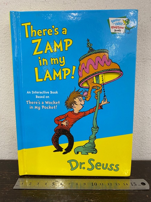 洋書しかけ絵本 There's ZAMP in my LAMP!