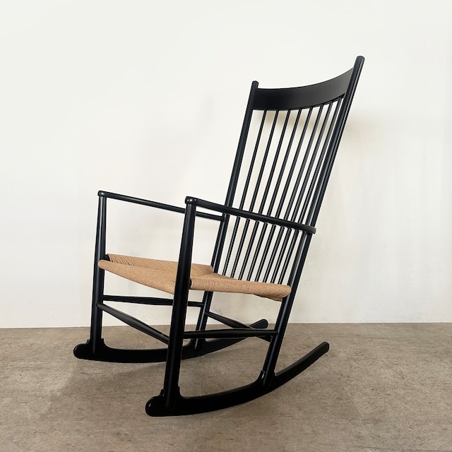 Rocking chair J16 by Hans J Wegner / CH087