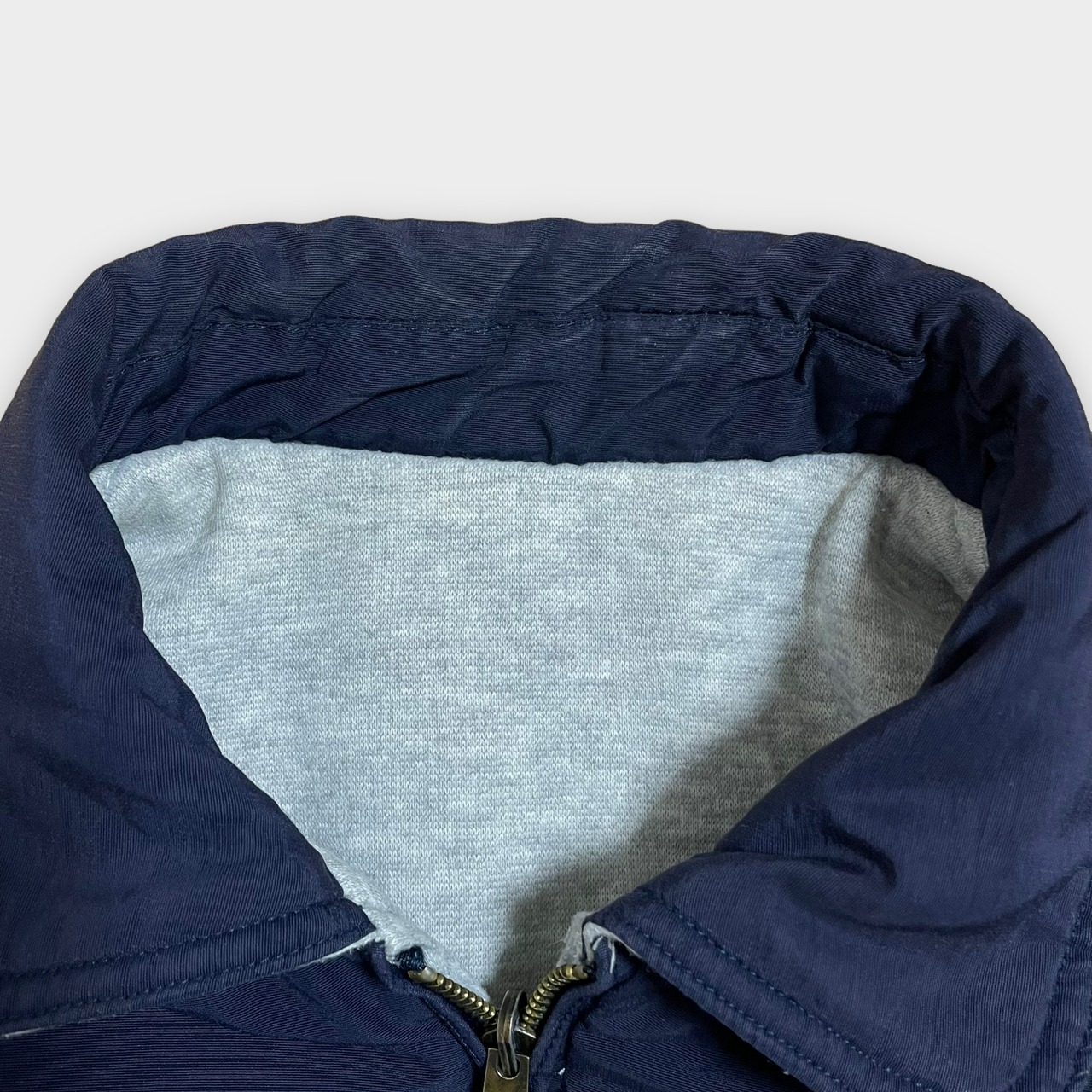 【BLOODSTOCK】ブルゾン ジャンパー 刺繍 バックロゴ アーチロゴ 中綿ジャケット リバーシブルジャケット レトロ フルジップ ジップアップ M US古着