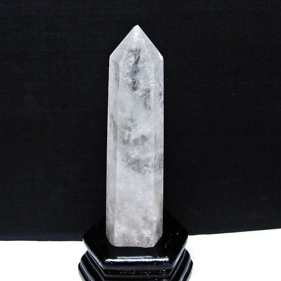 水晶 六角柱 水晶 ポイント 原石 置物 台座付属 一点物 152-4695