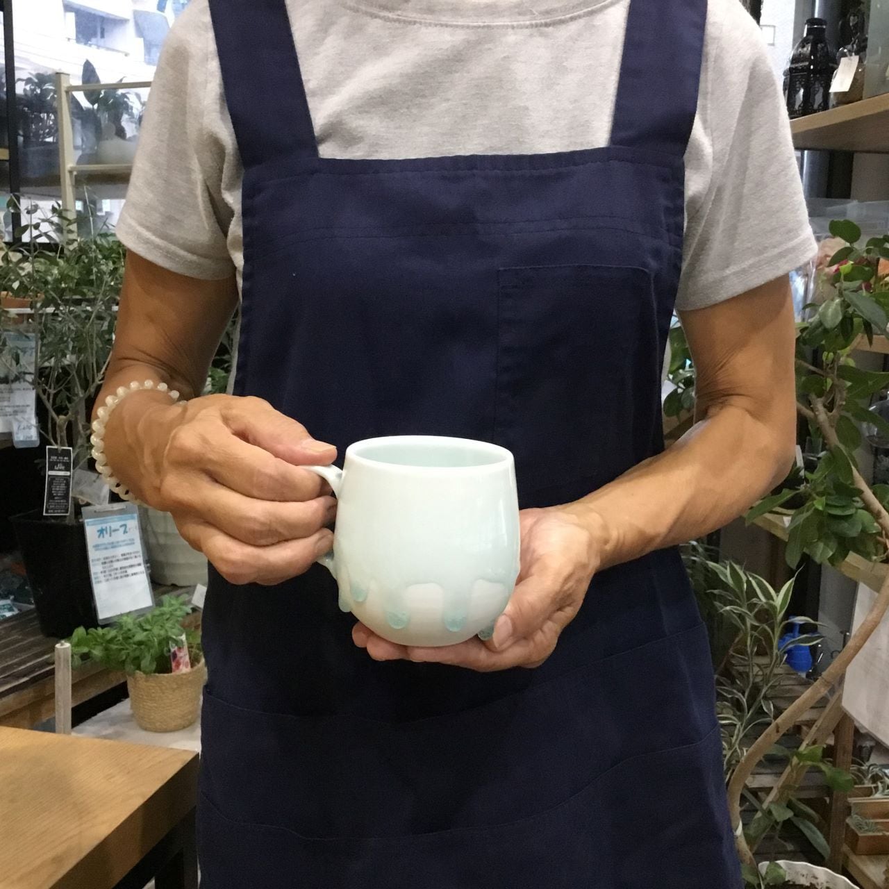 笠間焼 小林哲也作「雫 - shizuku -」 マグカップ | 趣味の園芸と陶器山竹