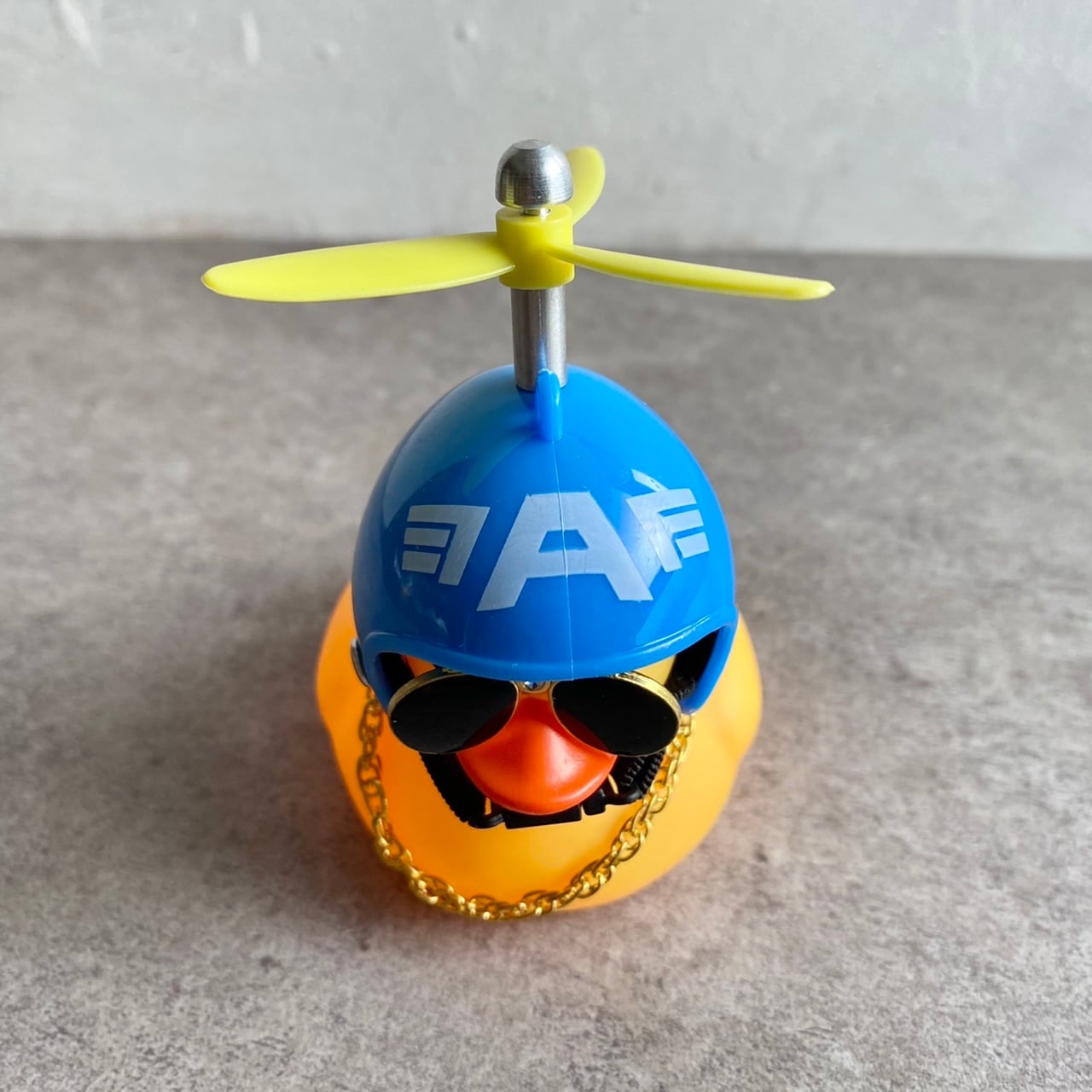 匠アヒル 楽天市場】ちびアヒルちゃん（黄×赤ニット×スケボー） : HONEST