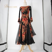 社交ダンス 衣装 スタンダード ドレス ワンピース パーティドレス ブラック系 レッド系 prima boutique プリマブティック 黒 赤 花柄 大人向け おしゃれ デザイン 花柄ドレス フレアスカート フラワープリント 可愛い 謝恩会 結婚式 交流会 ダンスパーティー おすすめ 上品 体型カバー 楽ちん 厚手素材 柔らかい 肌触り 艶感 プロ用 競技会 用途広い ブラックドレス レッドドレス シンプル 着心地良い