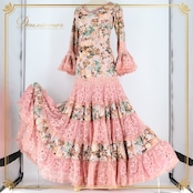 フラメンコ 衣装 ソニアジョーンズ SONIA JOHNES ワンピース ドレス ボランテ フリル レース 花柄 レトロ 高級感 豪華 華やか 発表会 パーティ ピンク系 可愛い 大人 発表会用 ドレス フェミニン おしゃれ 女性服 フリルデザイン 踊り衣装 イベント
