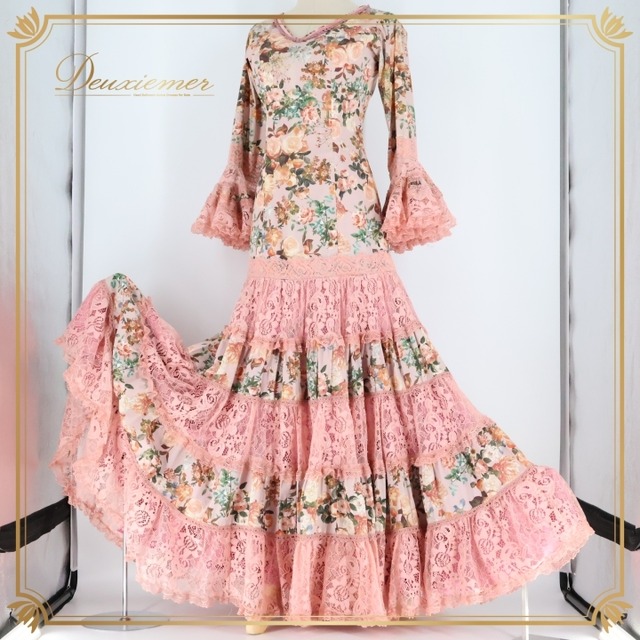 フラメンコ 衣装 ソニアジョーンズ SONIA JOHNES ワンピース ドレス ボランテ フリル レース 花柄 レトロ 高級感 豪華 華やか 発表会 パーティ ピンク系 可愛い 大人 発表会用 ドレス フェミニン おしゃれ 女性服 フリルデザイン 踊り衣装 イベント