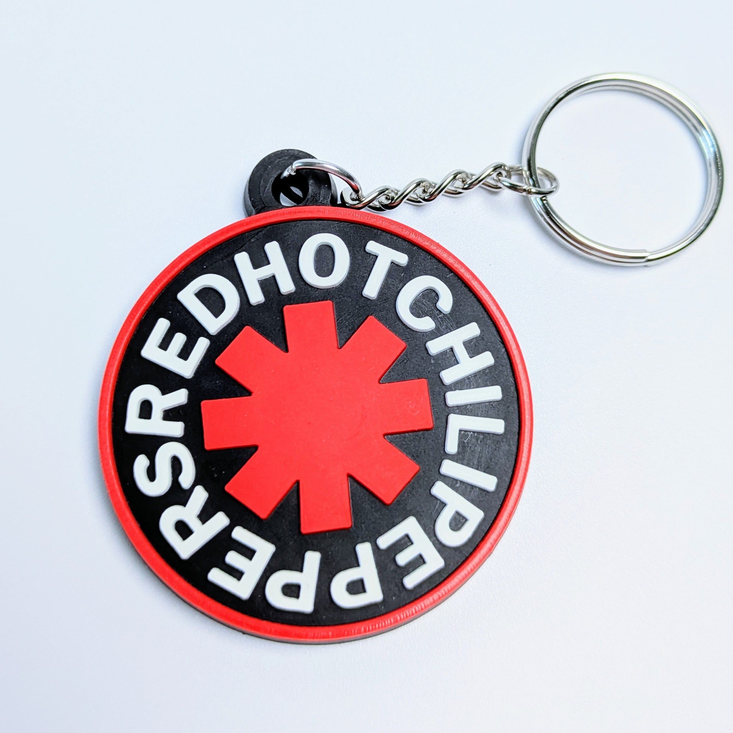再入荷！ 送料無料！ ★ラバーキーホルダー★〘5269〙【 RED HOT CHILI PEPPERS （ レッドホットチリペッパーズ ）】 レッチリ〚アメリカン雑貨 アメトイ〛