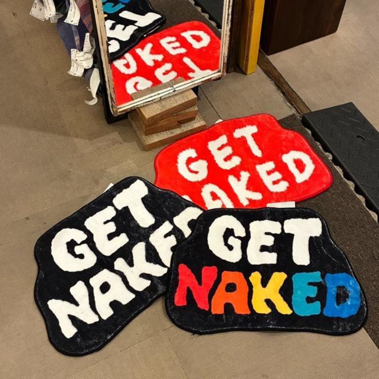 TOPANGA Homefurnishings GET NAKED rug mat　35×60cm 3color　ゲットネイキッドマット　全3色　レッド　ブラック　玄関マット　洗面所　滑り止め